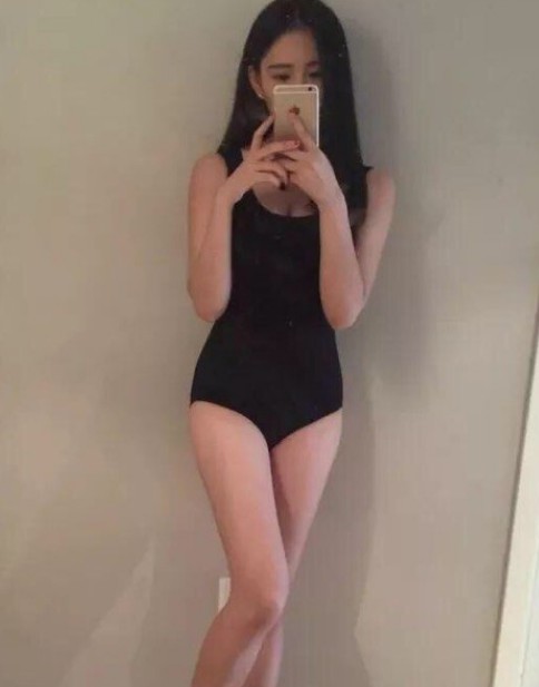 西安极品楼凤自带良心推荐00后女大学生B紧。真Sao真瘾大水多胸大皮肤光滑。三点粉