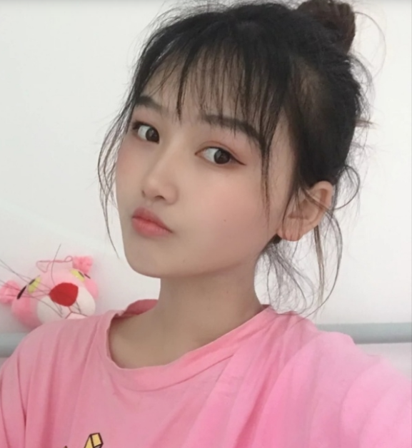 西安小美女奶锤粉 B毛少又少 pa~pa啪，小姐姐水多粉嫩，身材超好